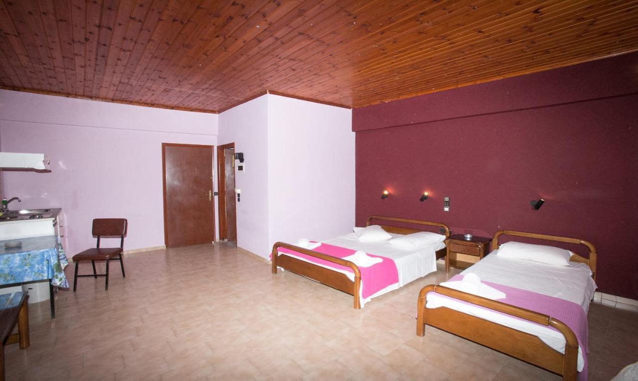 Aparthotel Petania &