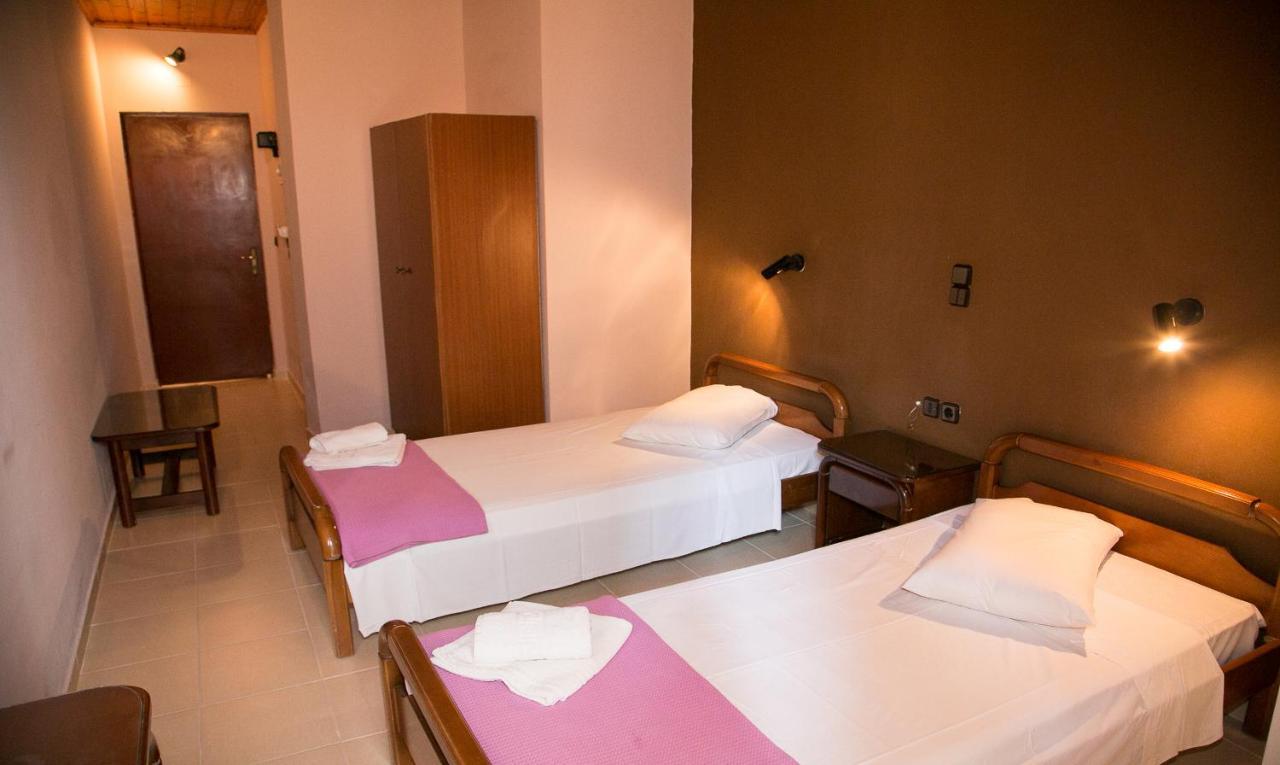 Aparthotel Petania &