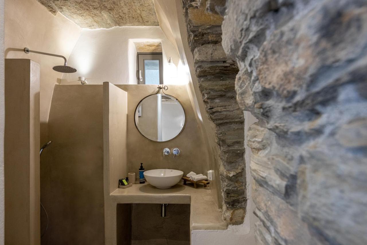 Living Theros Luxury Hotel 3*