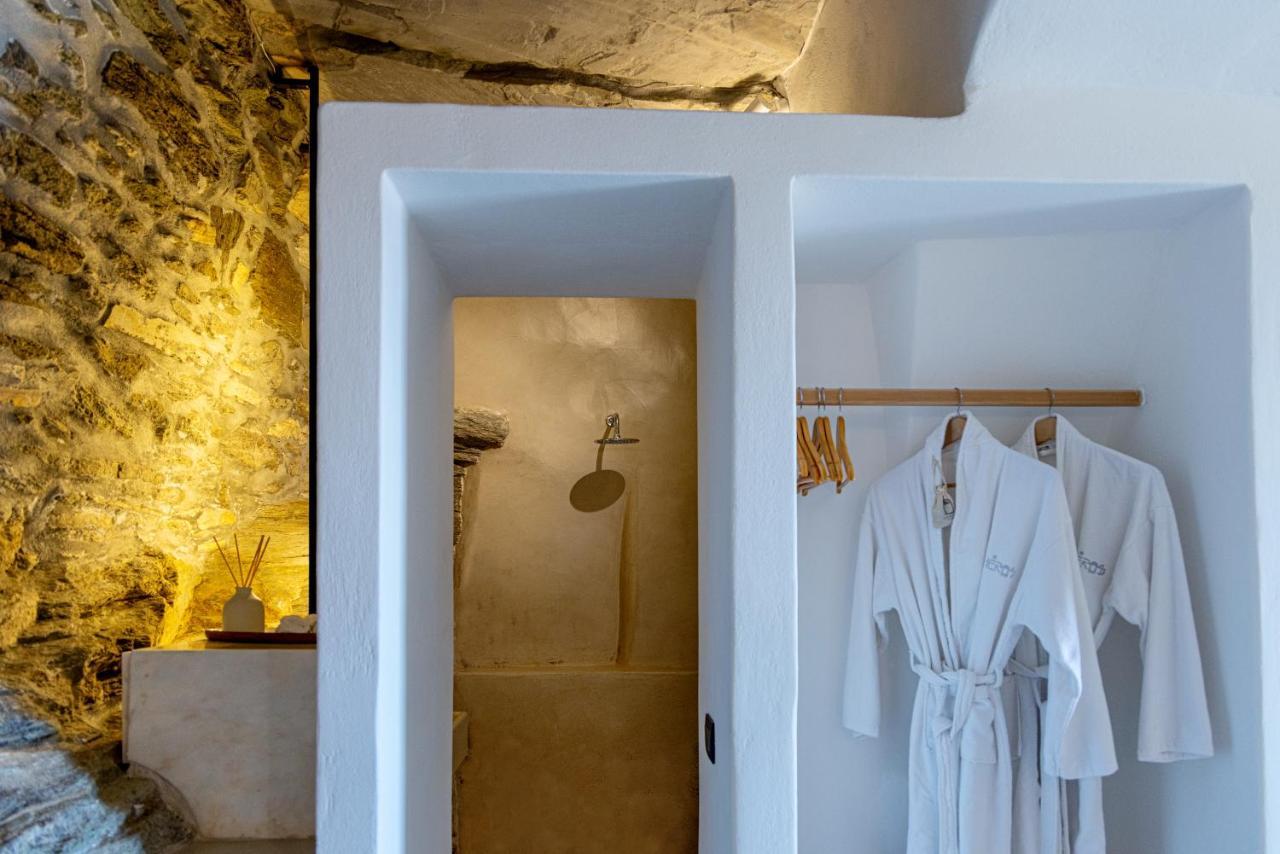 Living Theros Luxury Hotel