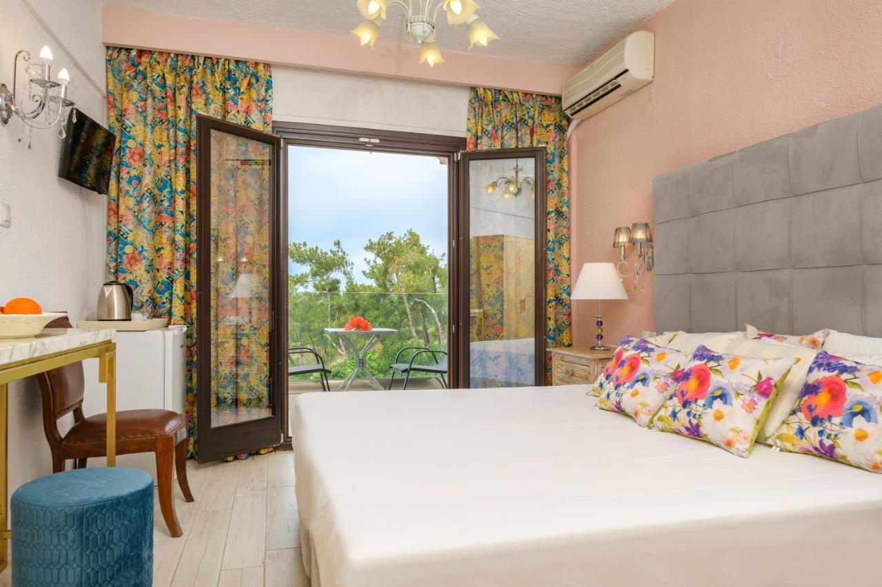Leandros Hotel 3*
