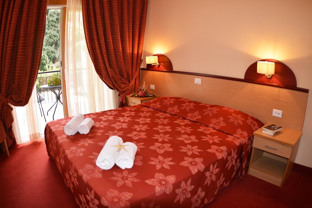 Apartment Petros Italos *