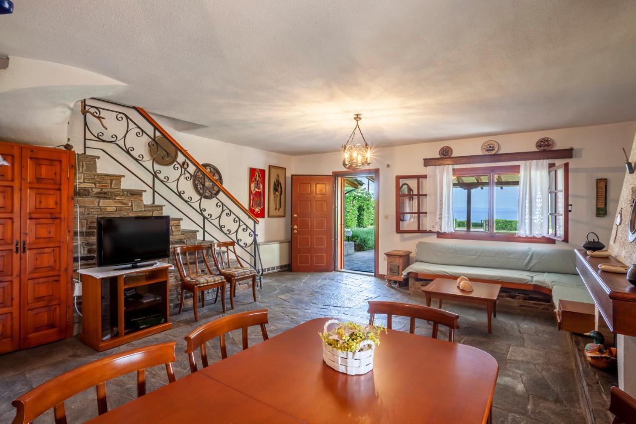 Coastal Rustic House * Polychrono