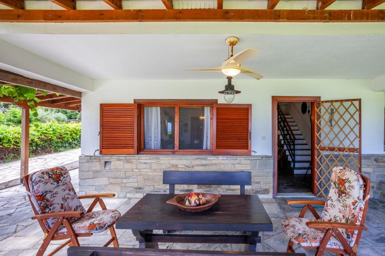 Coastal Rustic House * Polychrono