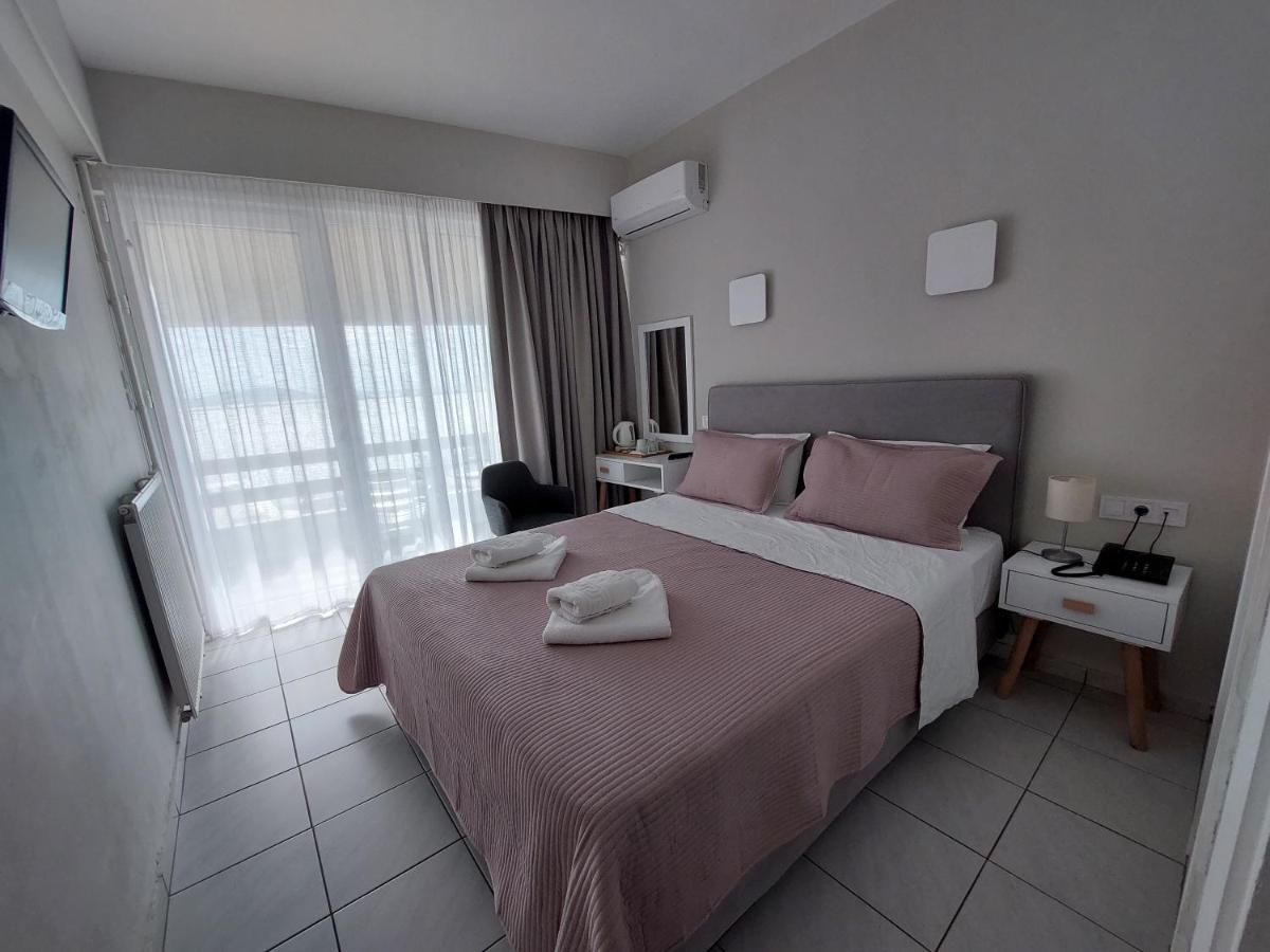 Avra Hotel 2*