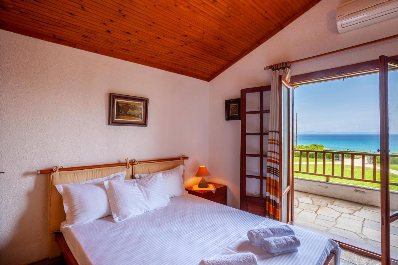 Coastal Rustic House Polychrono