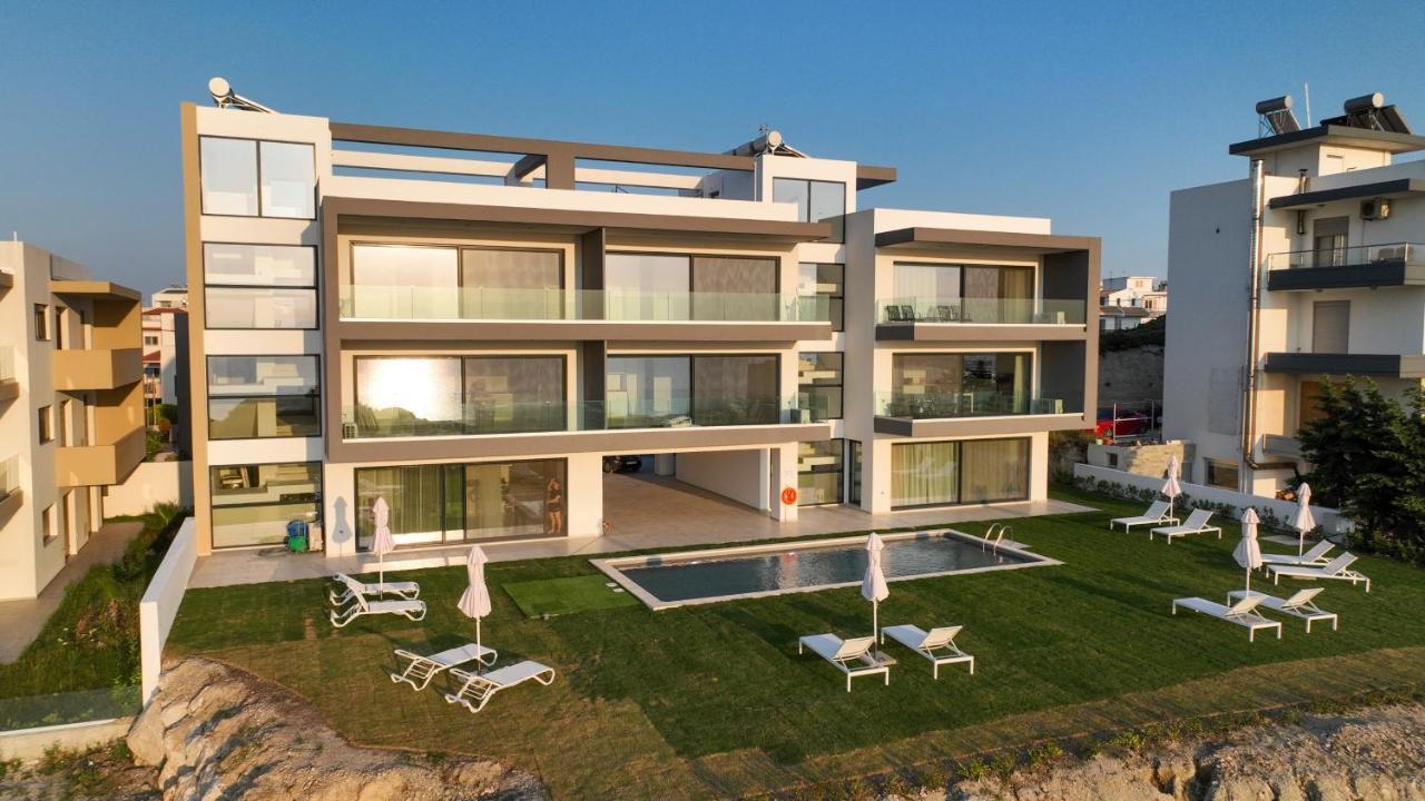 Aquarama Pool Apt. - Blue Apartment *