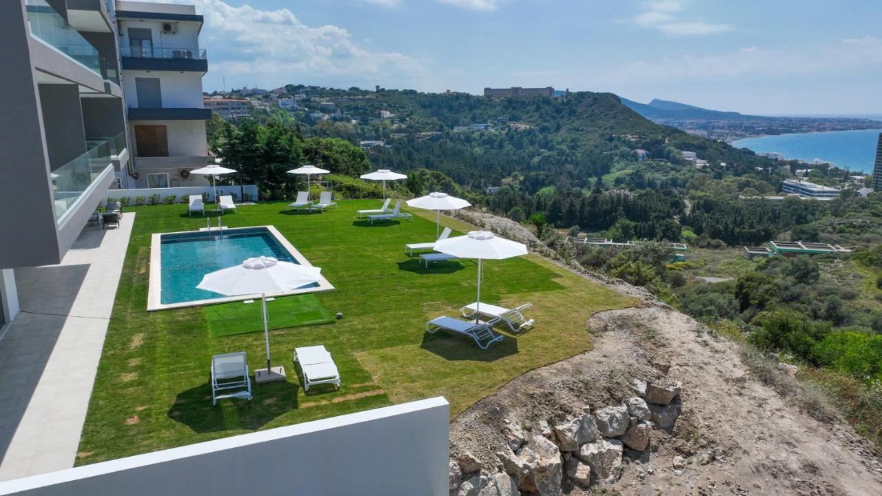 Aquarama Pool Apt. - Blue