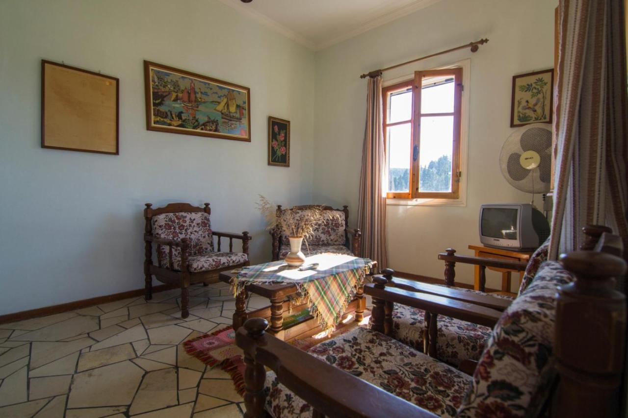 Apartment Eritha &