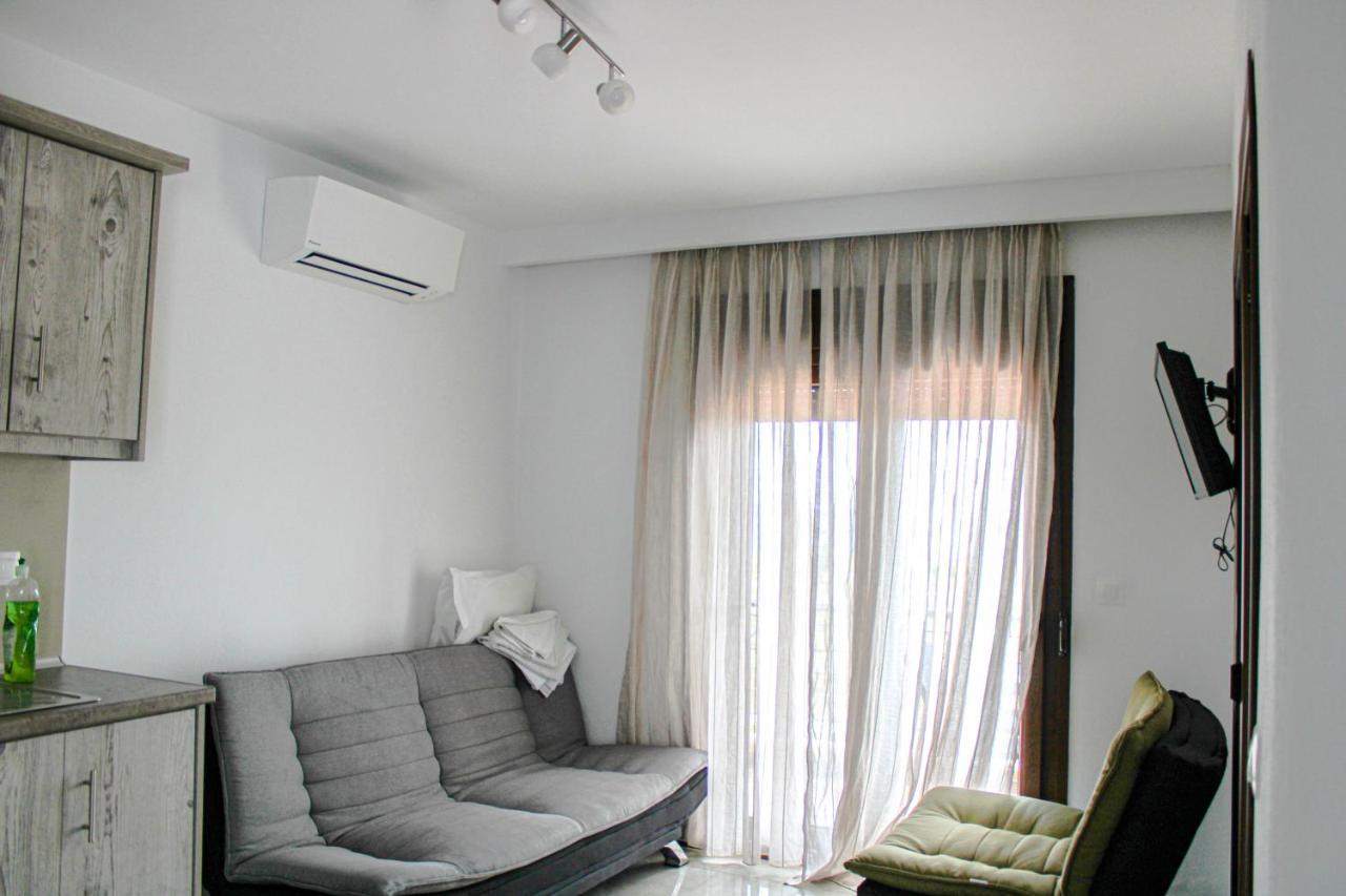 Apartment Theano