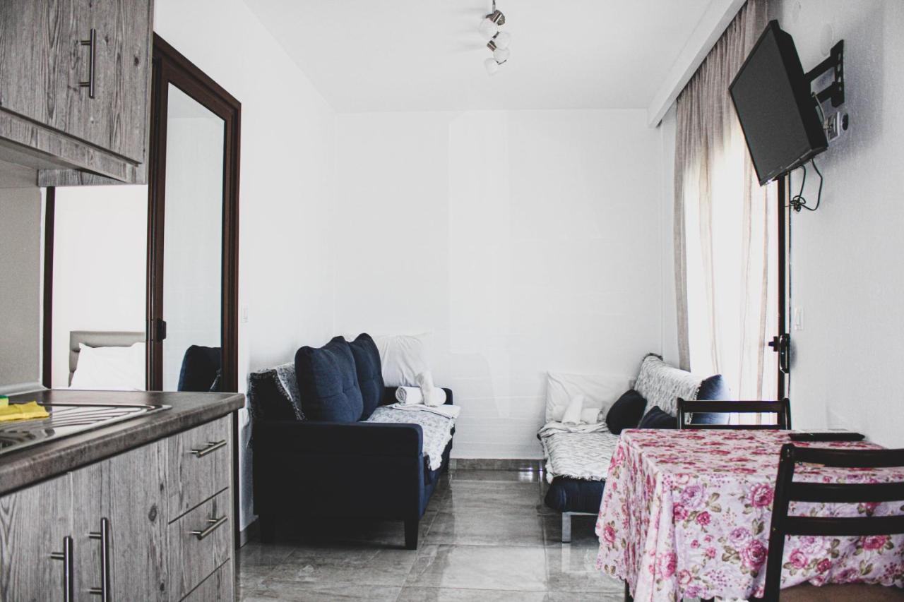 Theano Apartment *