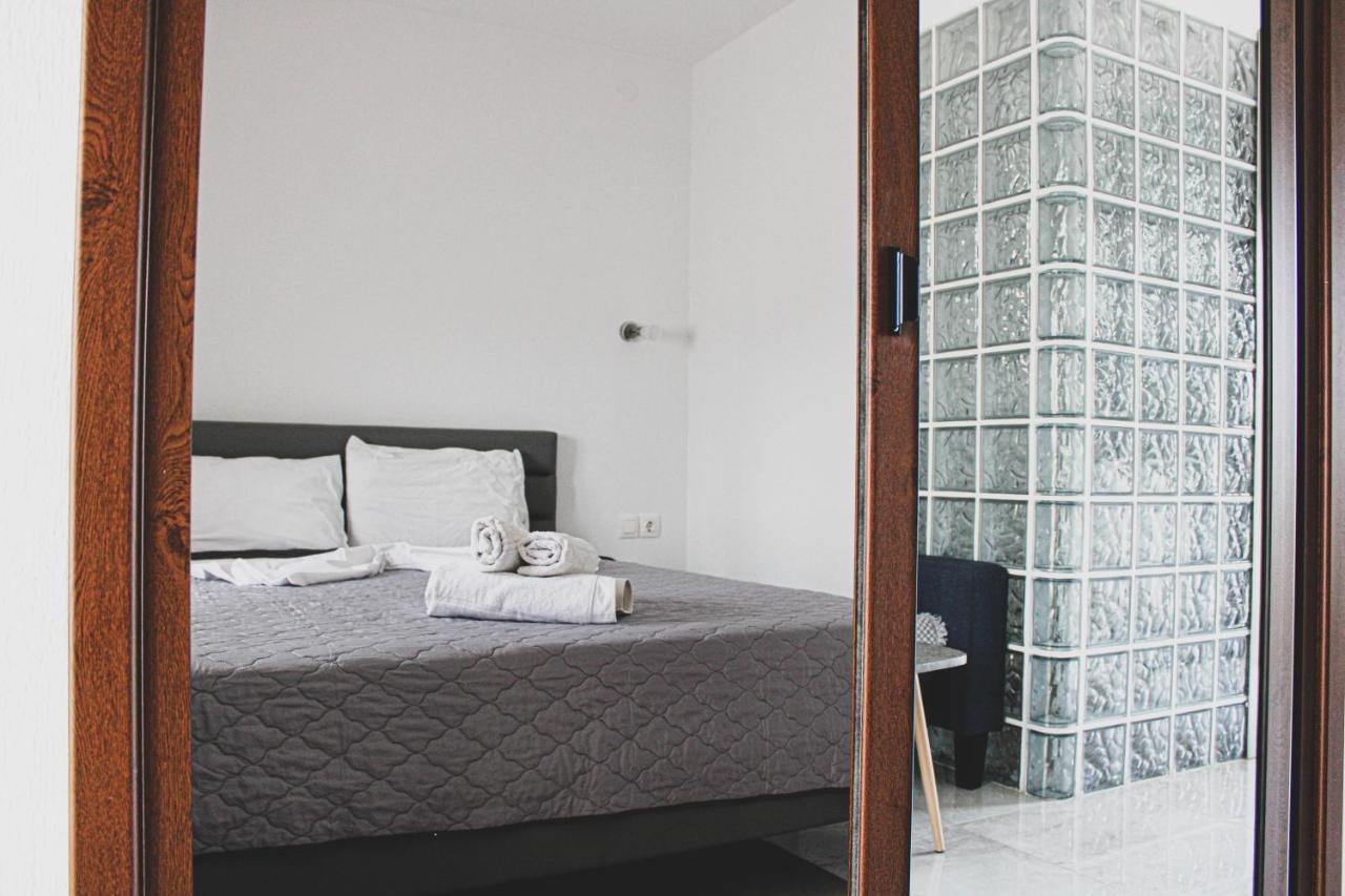 Theano Apartment