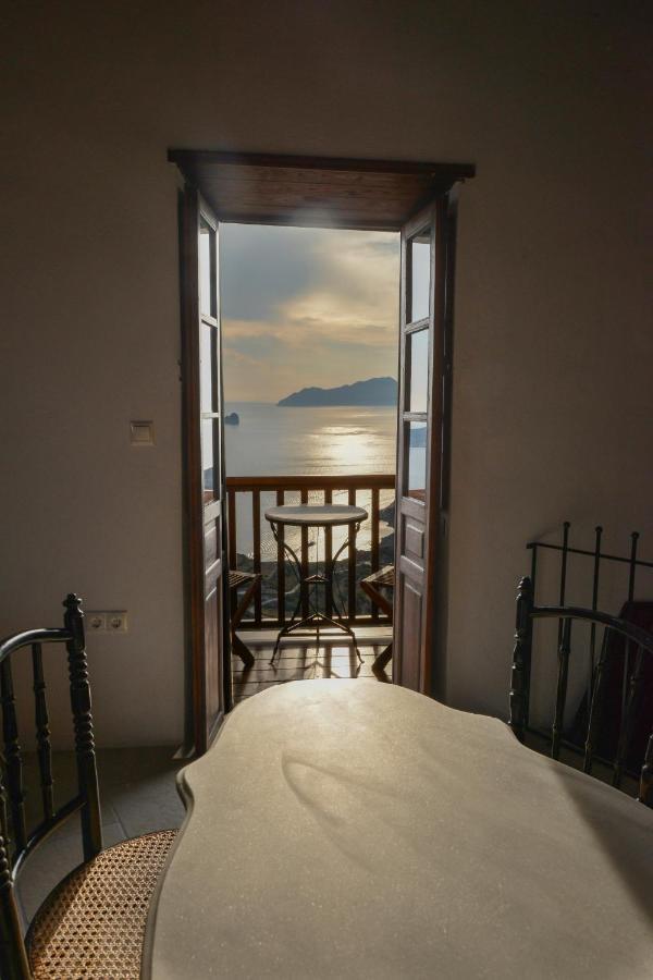 Castrum Traditional Sunset Bed & Breakfast