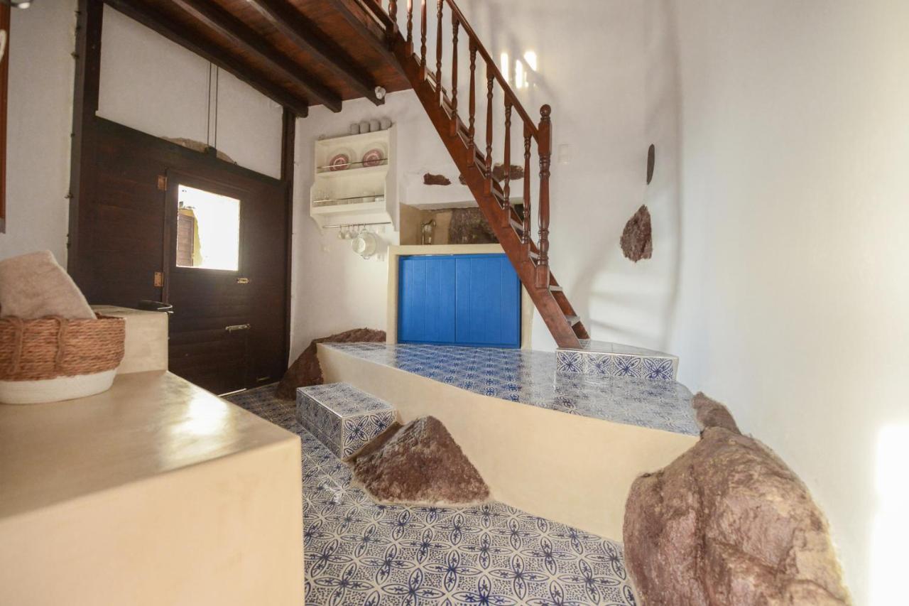 Bed & Breakfast Castrum Traditional Sunset Plaka (Milos)