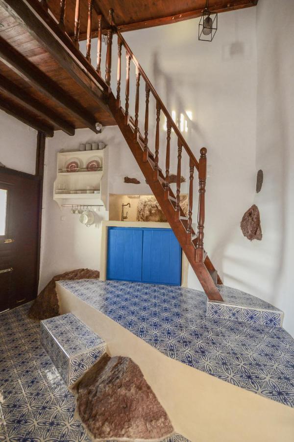 Castrum Traditional Sunset Bed & Breakfast Plaka (Milos)