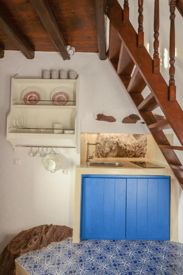 Castrum Traditional Sunset * Plaka (Milos)