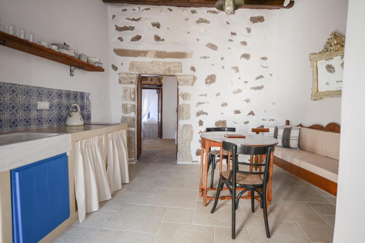 Castrum Traditional Sunset Bed & Breakfast Plaka (Milos)