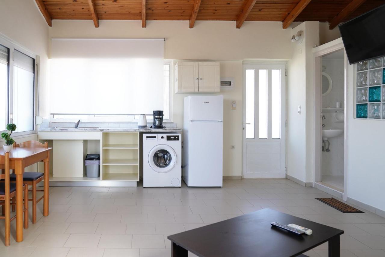 Apartment Cozy Corner Vs Beachfront Stalos