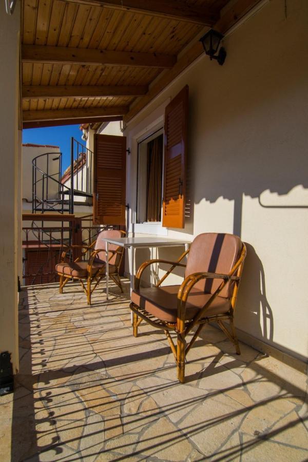 Eritha & Apartment Gaios