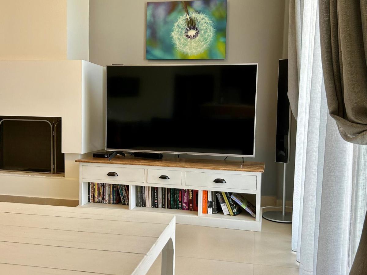 Eucalyptus Sea View Apartment Karavomylos