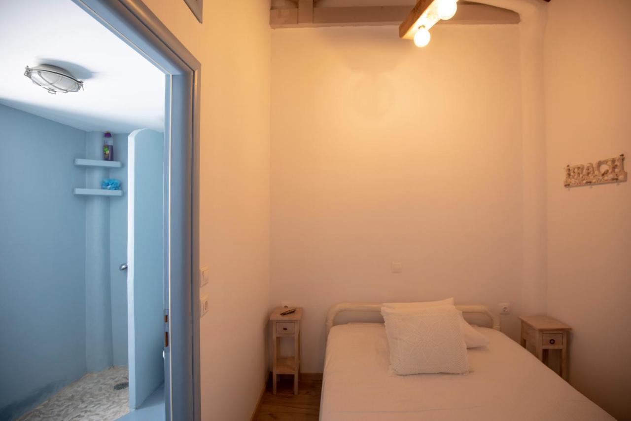 Thea Menetes Apartment Menetai