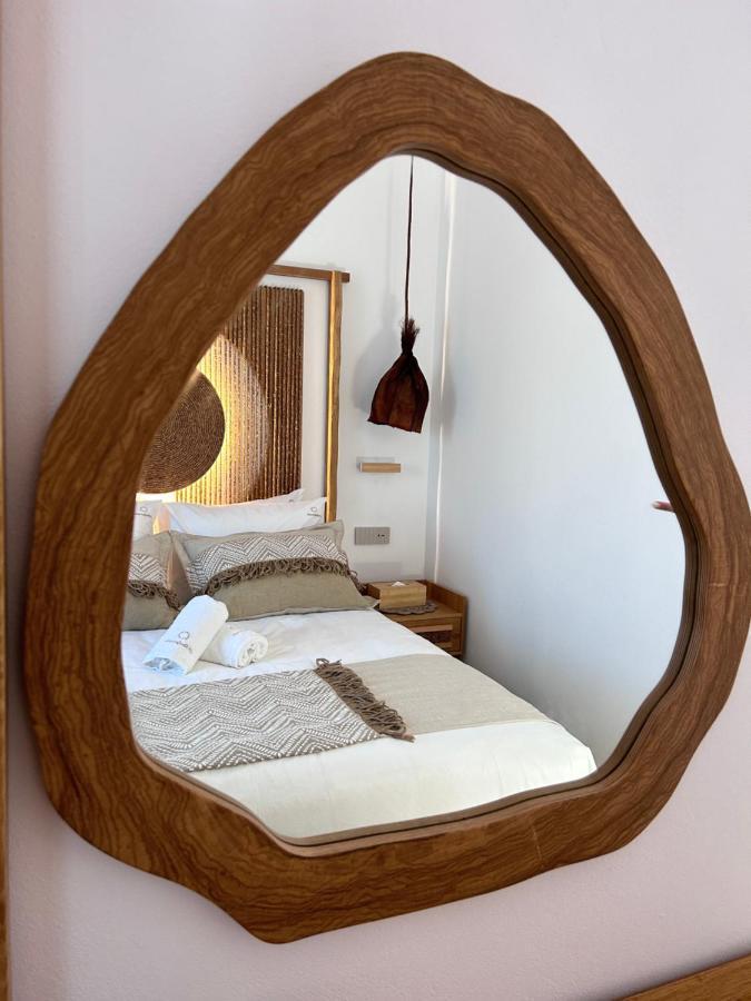 L A Boutique With Private Hot Tub * Kalathas