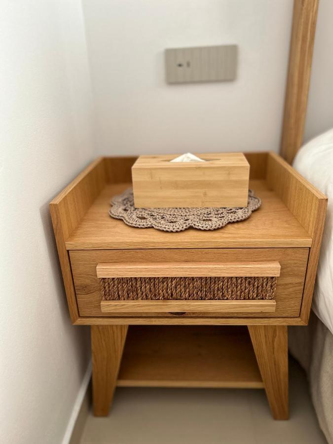 L A Boutique With Private Hot Tub Apartment Kalathas