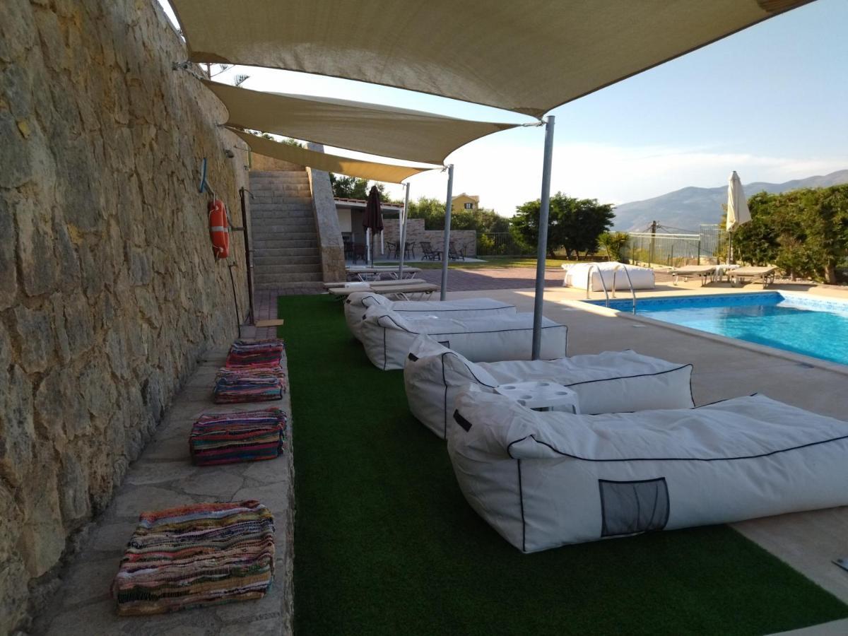 Lagoon View - Adults Only Apartment *
