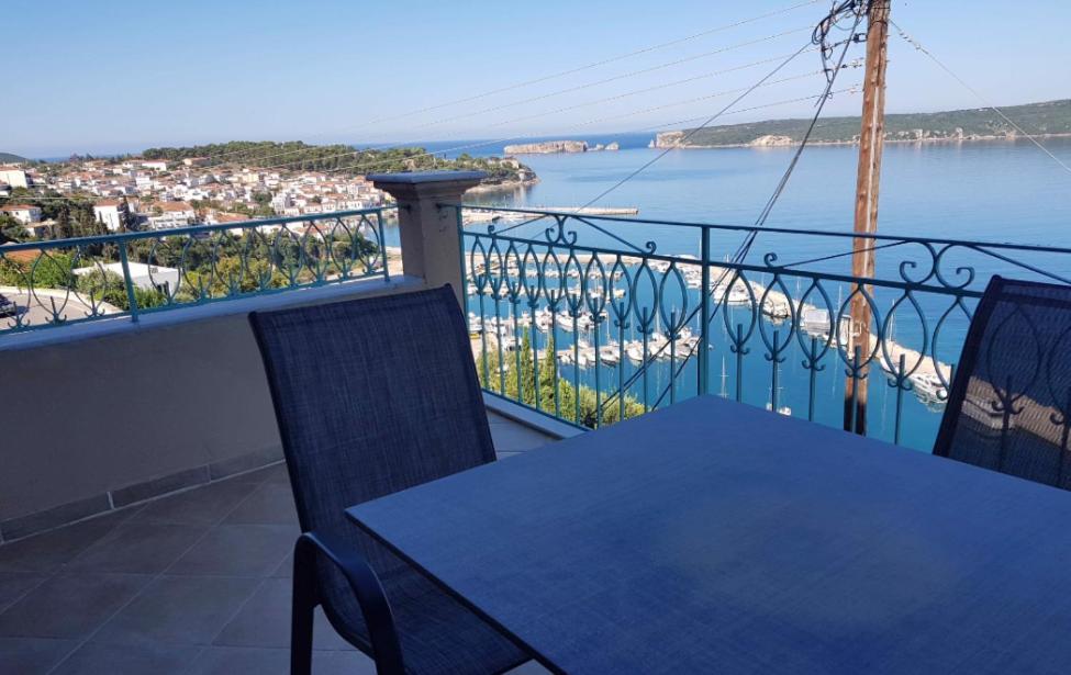 Olga & Danae With Panoramic View In Apartment