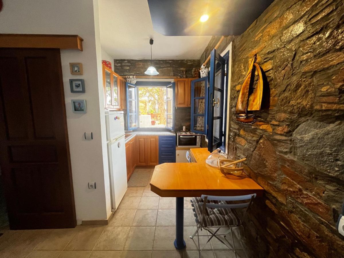 Holiday home Cycladic House Krios With A Pool And 2min From The Kythnos