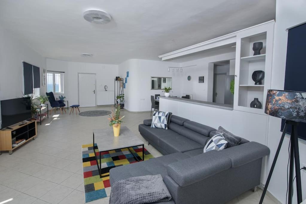 Angel House At Amoudara Apartment