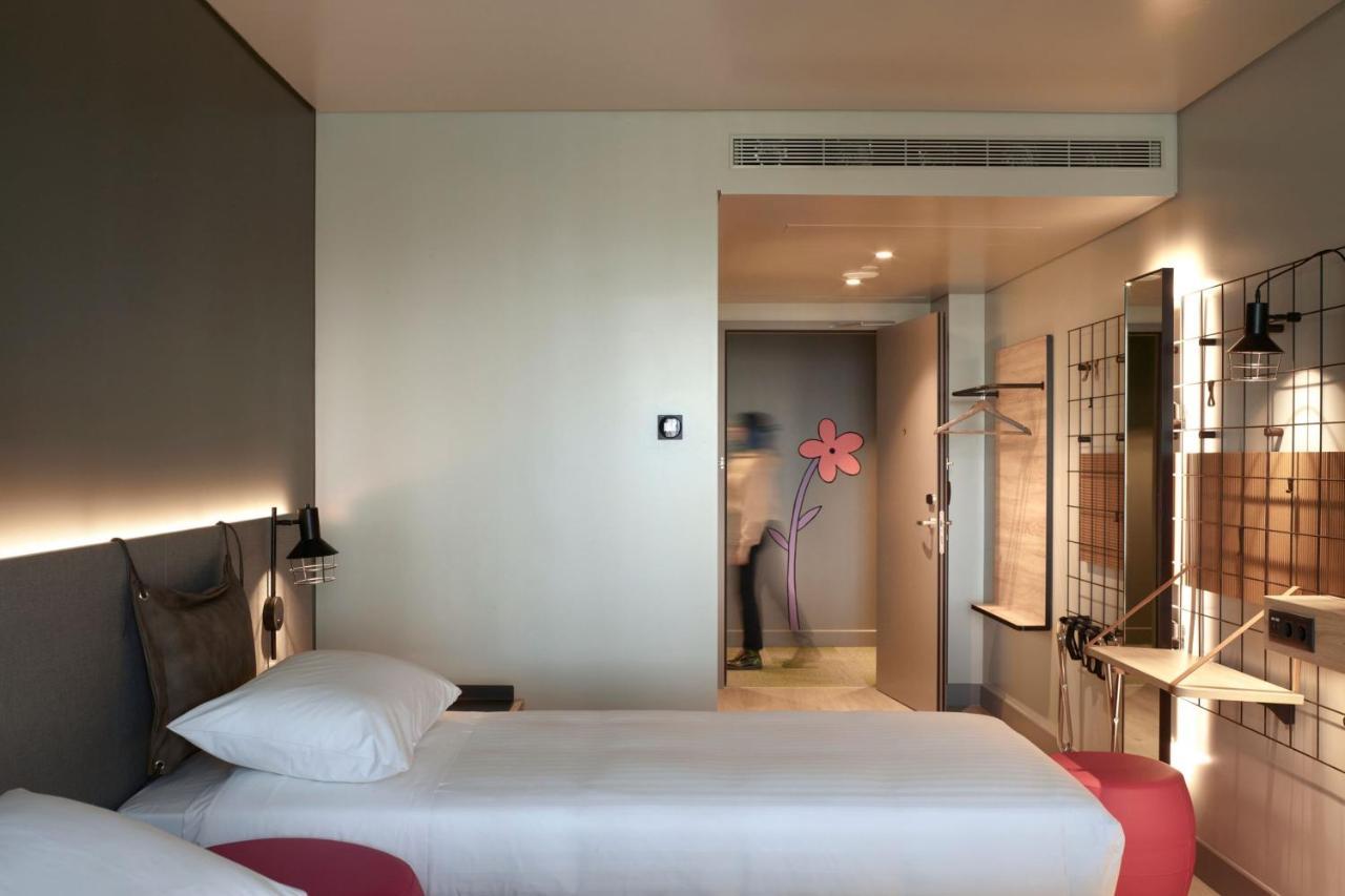 Moxy 3* Athens