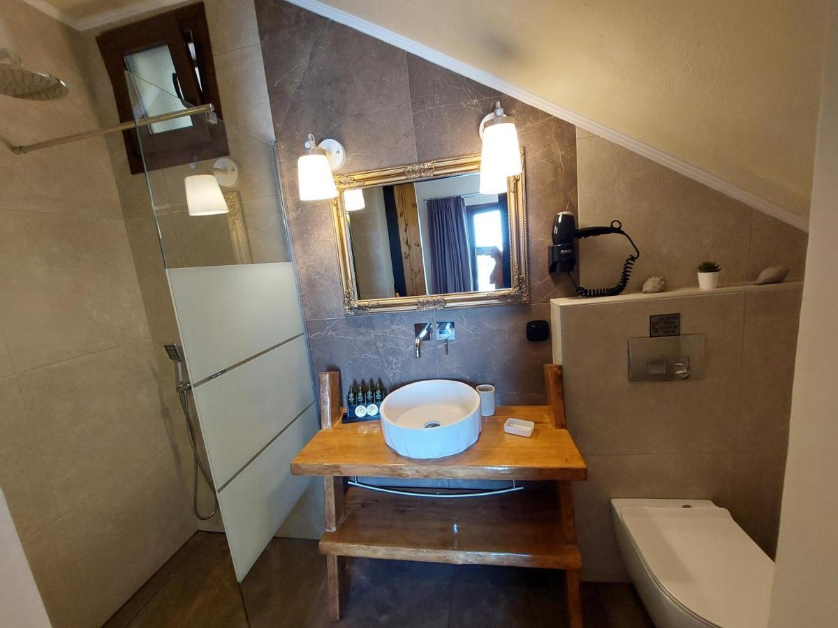 Summer Senses In Apartment Vourvourou