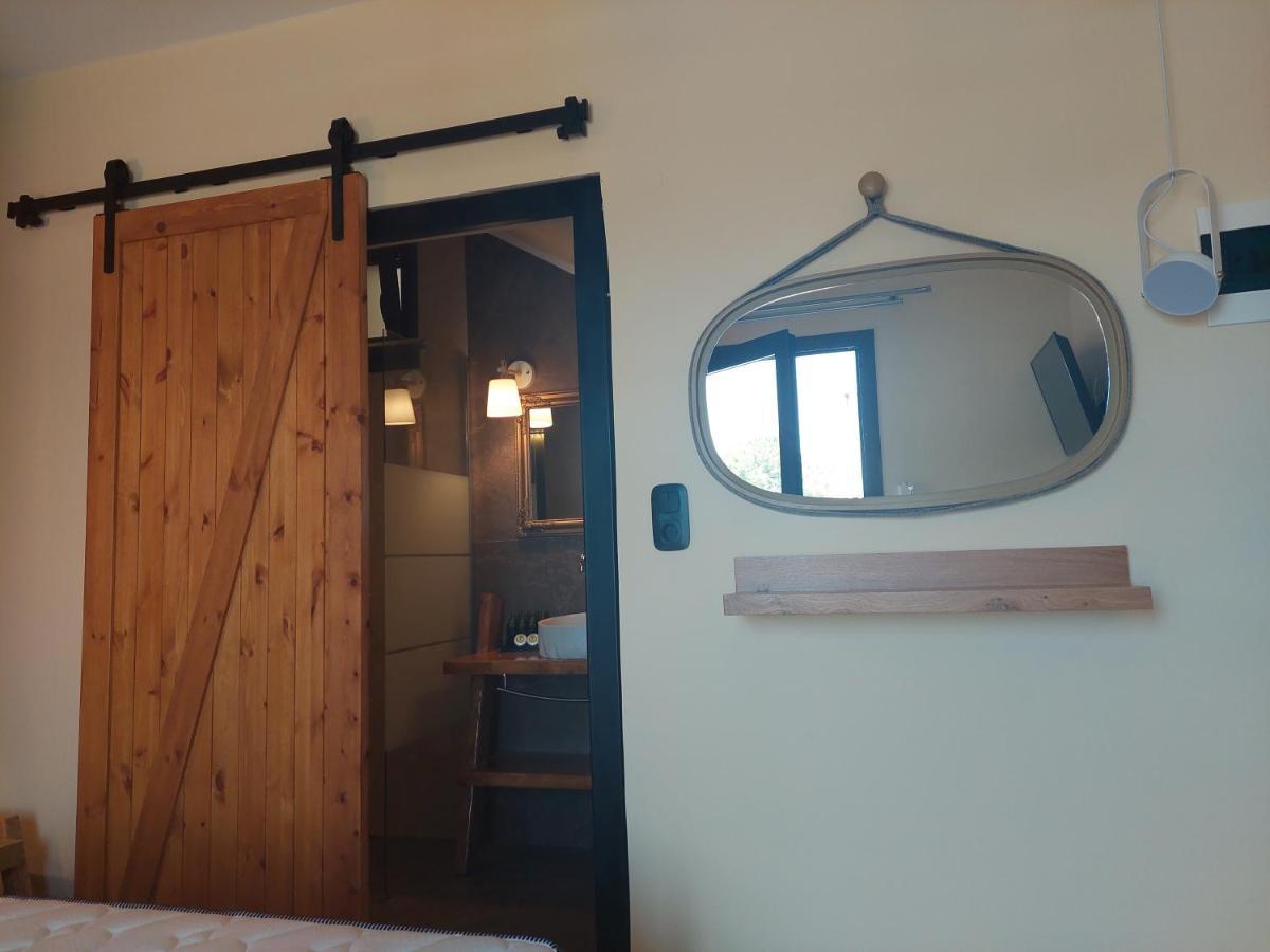 Summer Senses In Apartment
