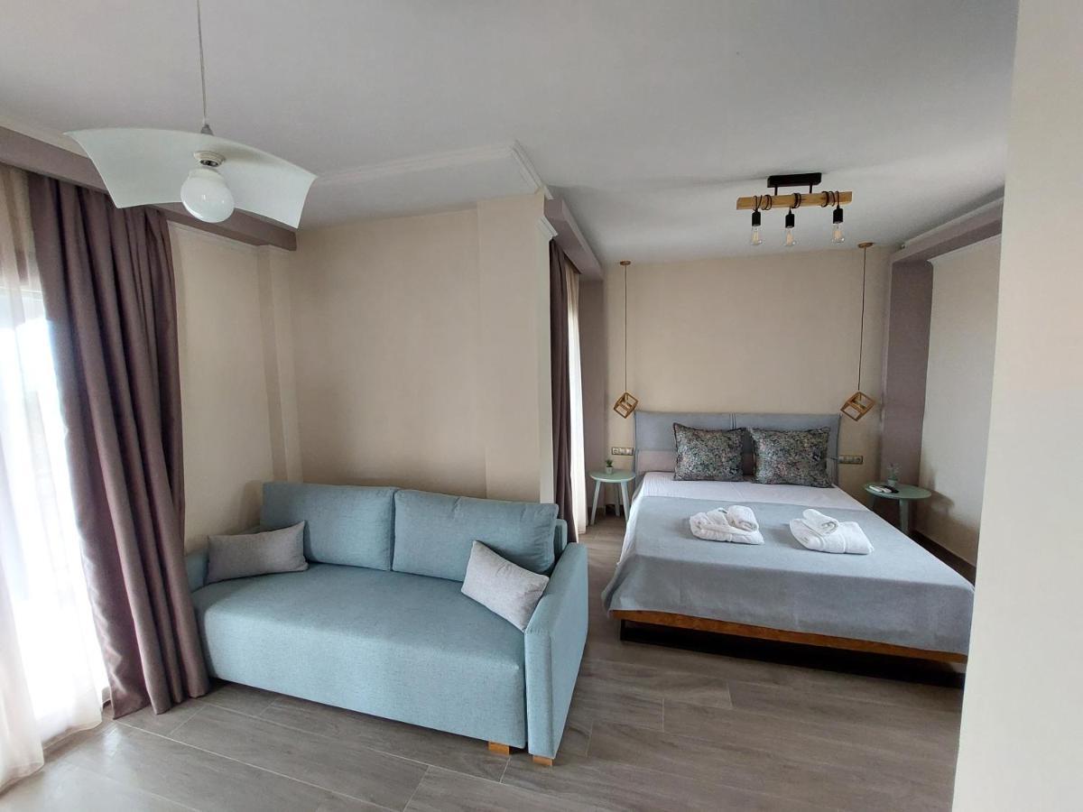Summer Senses In Apartment