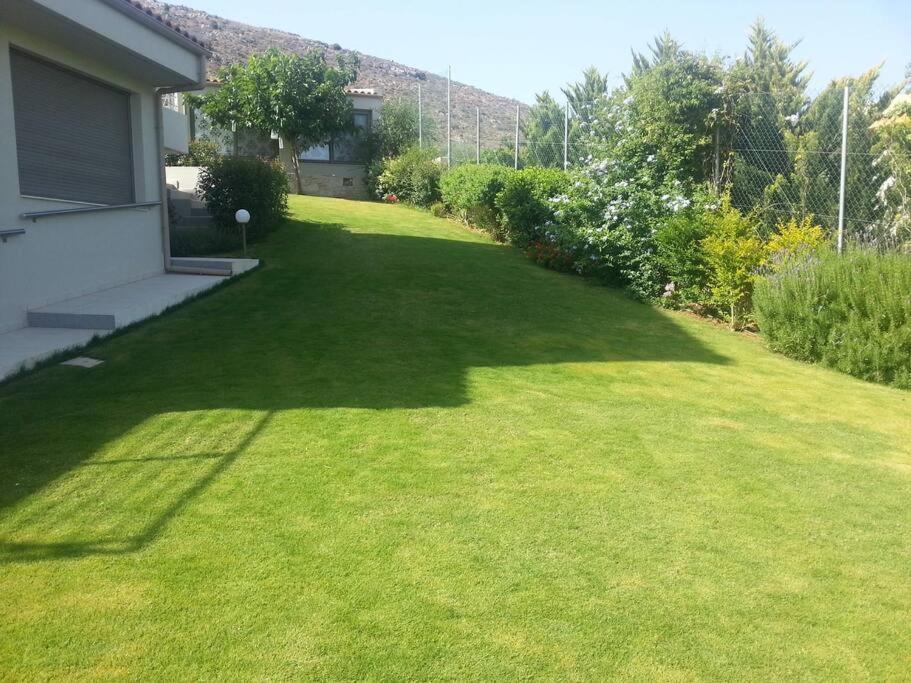 Ermis House *