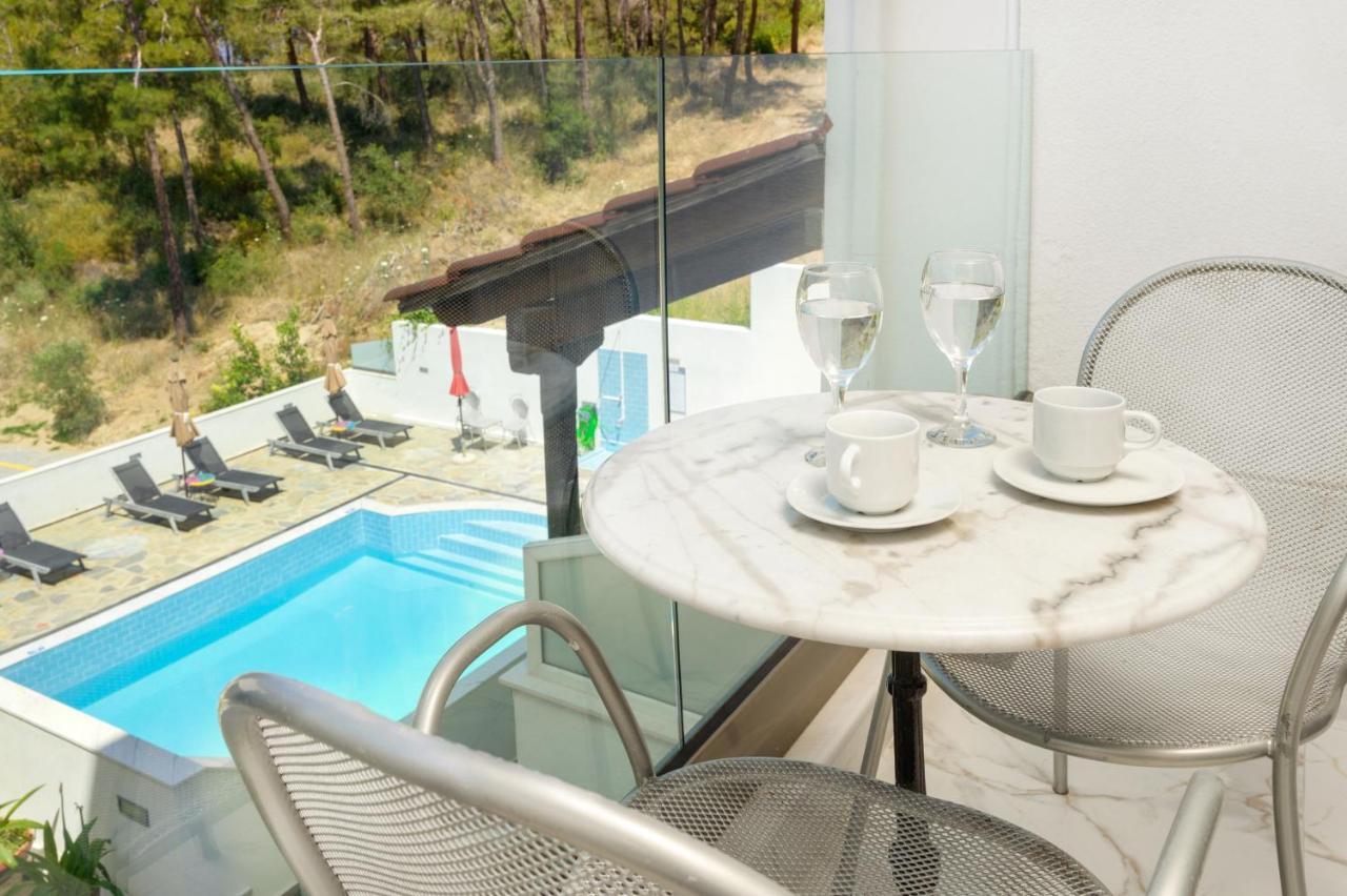 Leandros Hotel 3*