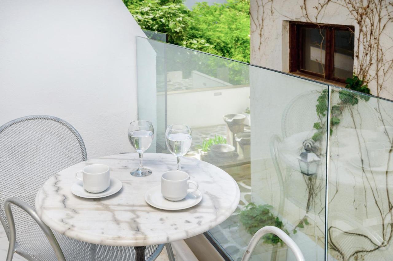 Leandros Hotel 3*