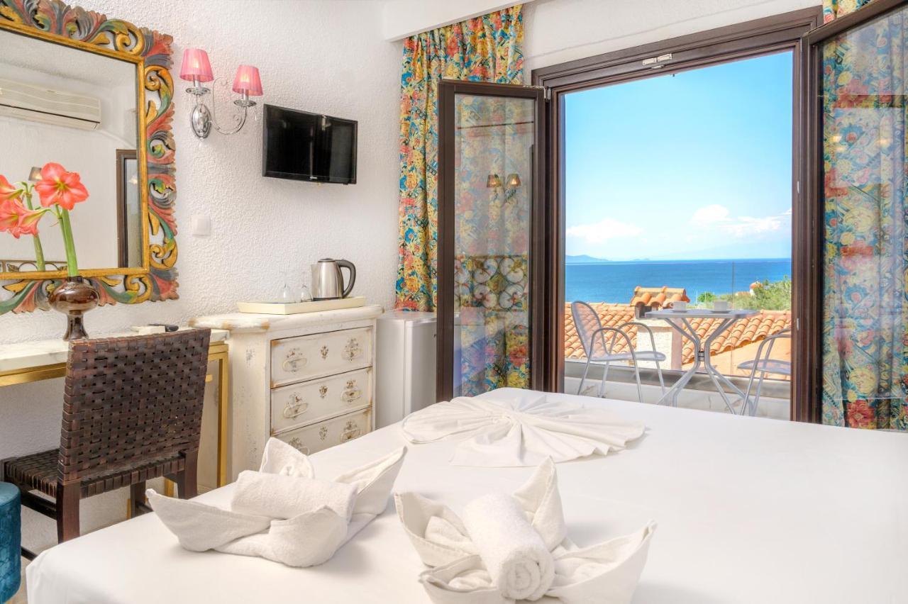 Leandros Hotel 3*