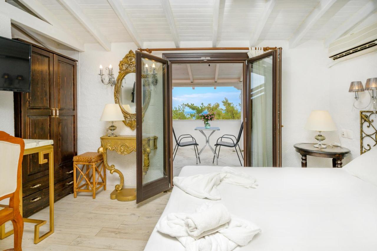 Leandros Hotel 3*