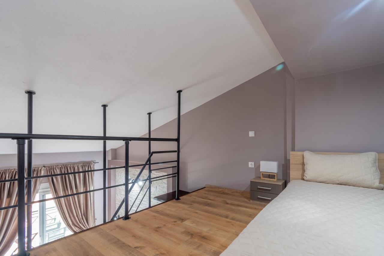 Diogenis Apartment