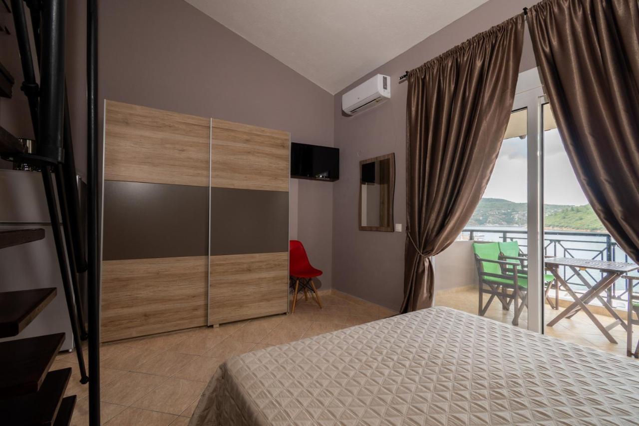 Diogenis Apartment Porto Koufo