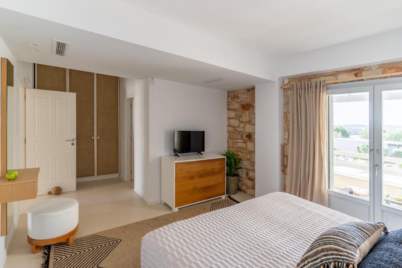 Ambassador Luxury Villa Santa Maria (Paros)