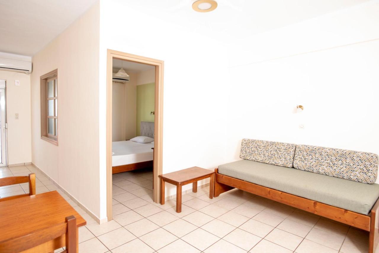 Aparthotel Matthias Adelianos Kampos
