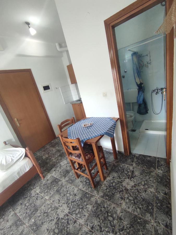 Aparthotel Peristerianos