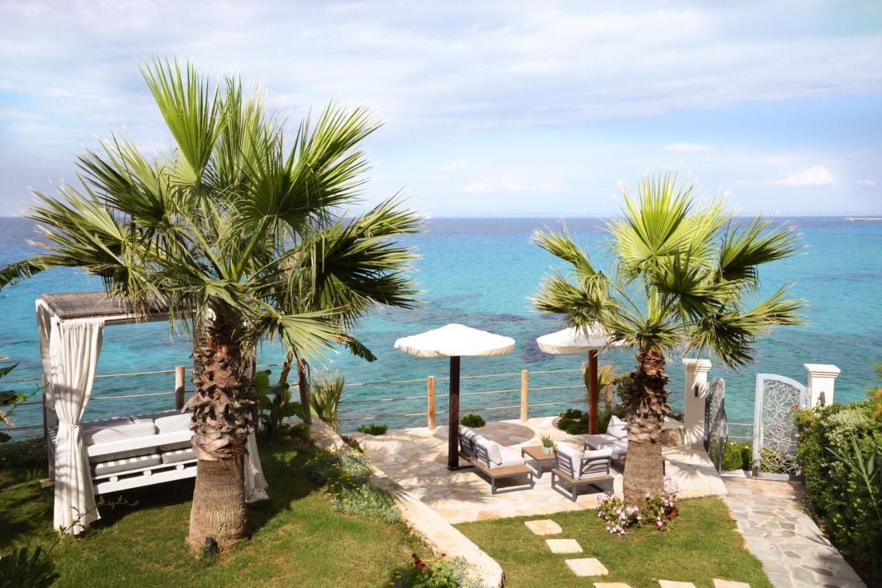 Paradisso Beach Villas *