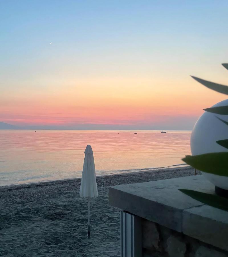 Sweet Dreams At The Seaside *