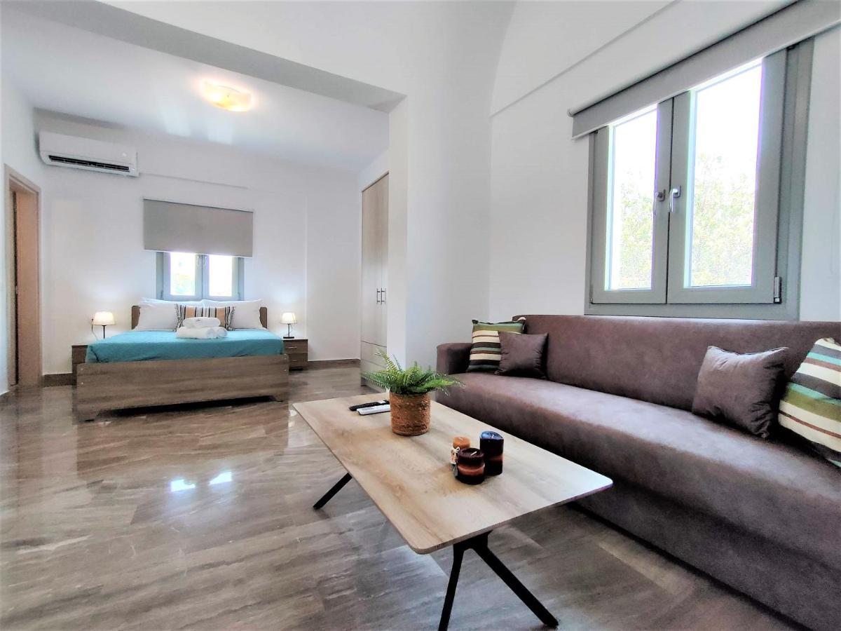 Elpida Santorini Apartment Vothon