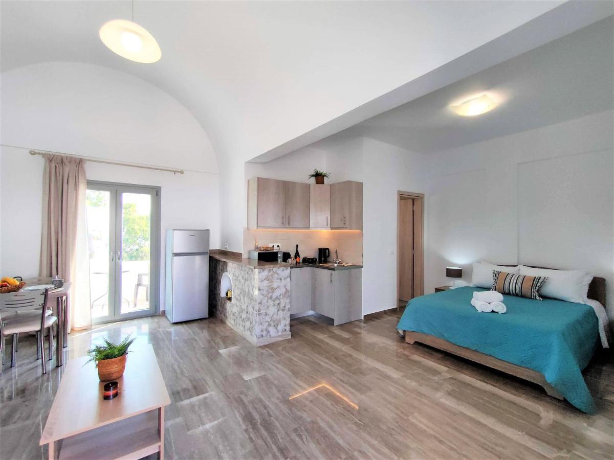 Elpida Santorini Apartment Vothon