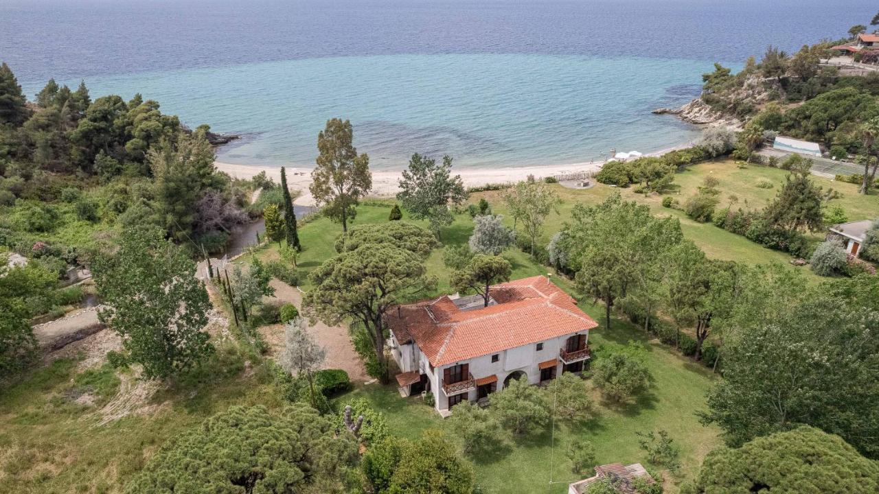Hacienda Beachfront Villas, Spathies Holiday home *